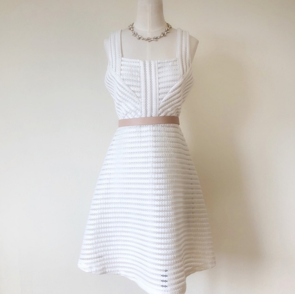 Romeo + Juliet Couture Fit and Flare Dress Size Small - Picture 4 of 8